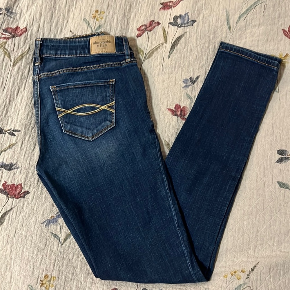 Abercrombie & Fitch skinny  jeans size 4R. W27 L31.